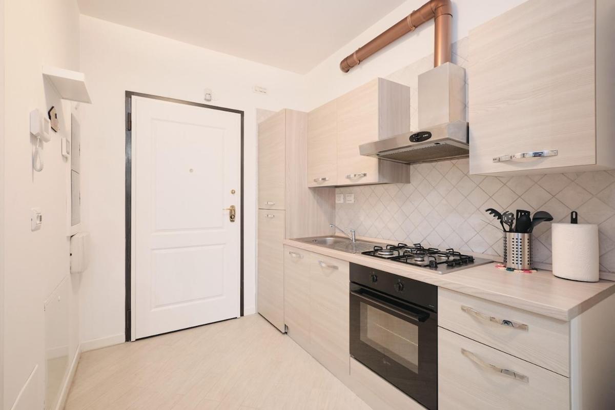 New - Metro Jonio - La Dolce Con Garage E Piscina Appartamento Roma