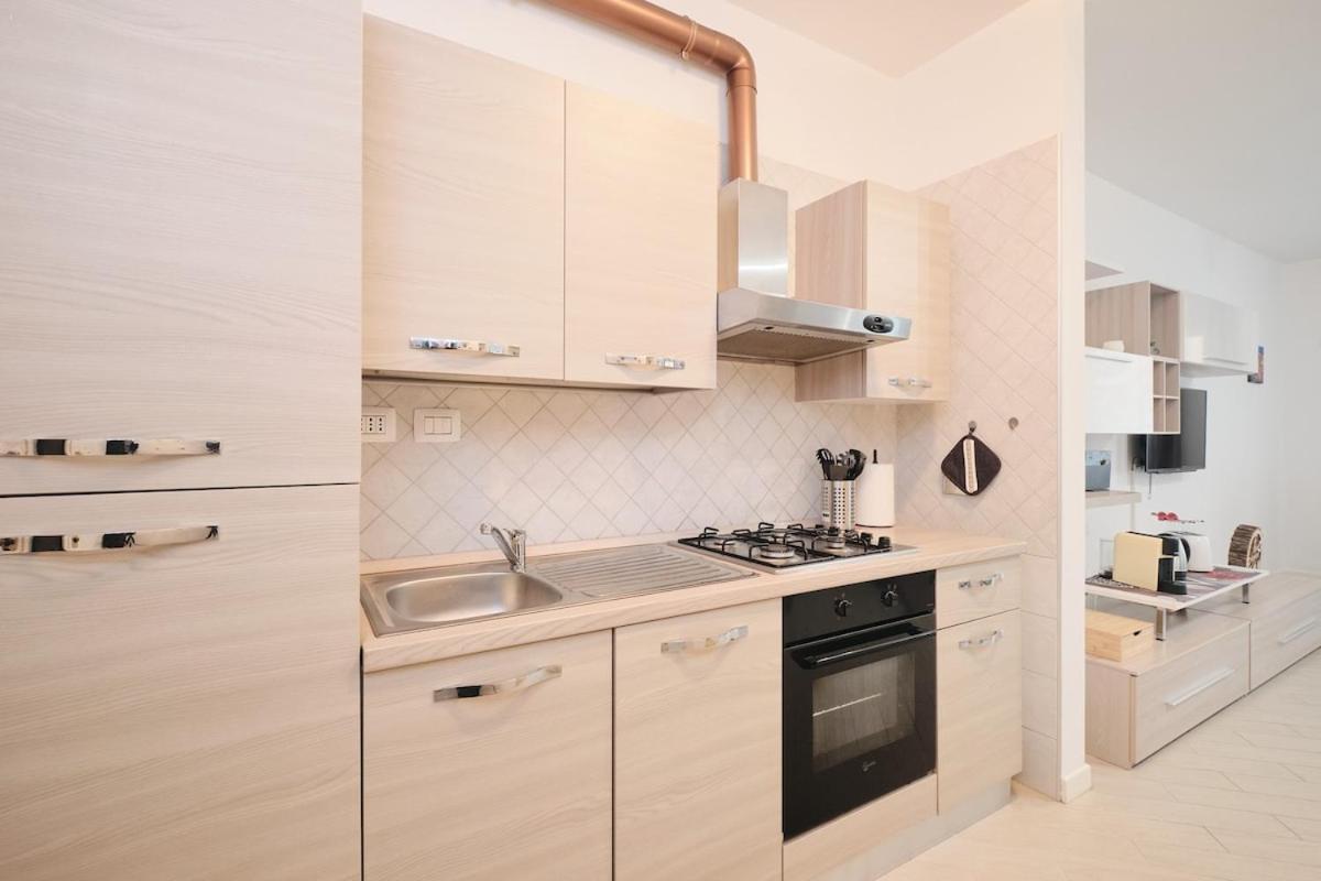 Apartamento New - Metro Jonio - La Dolce Con Garage E Piscina Roma
